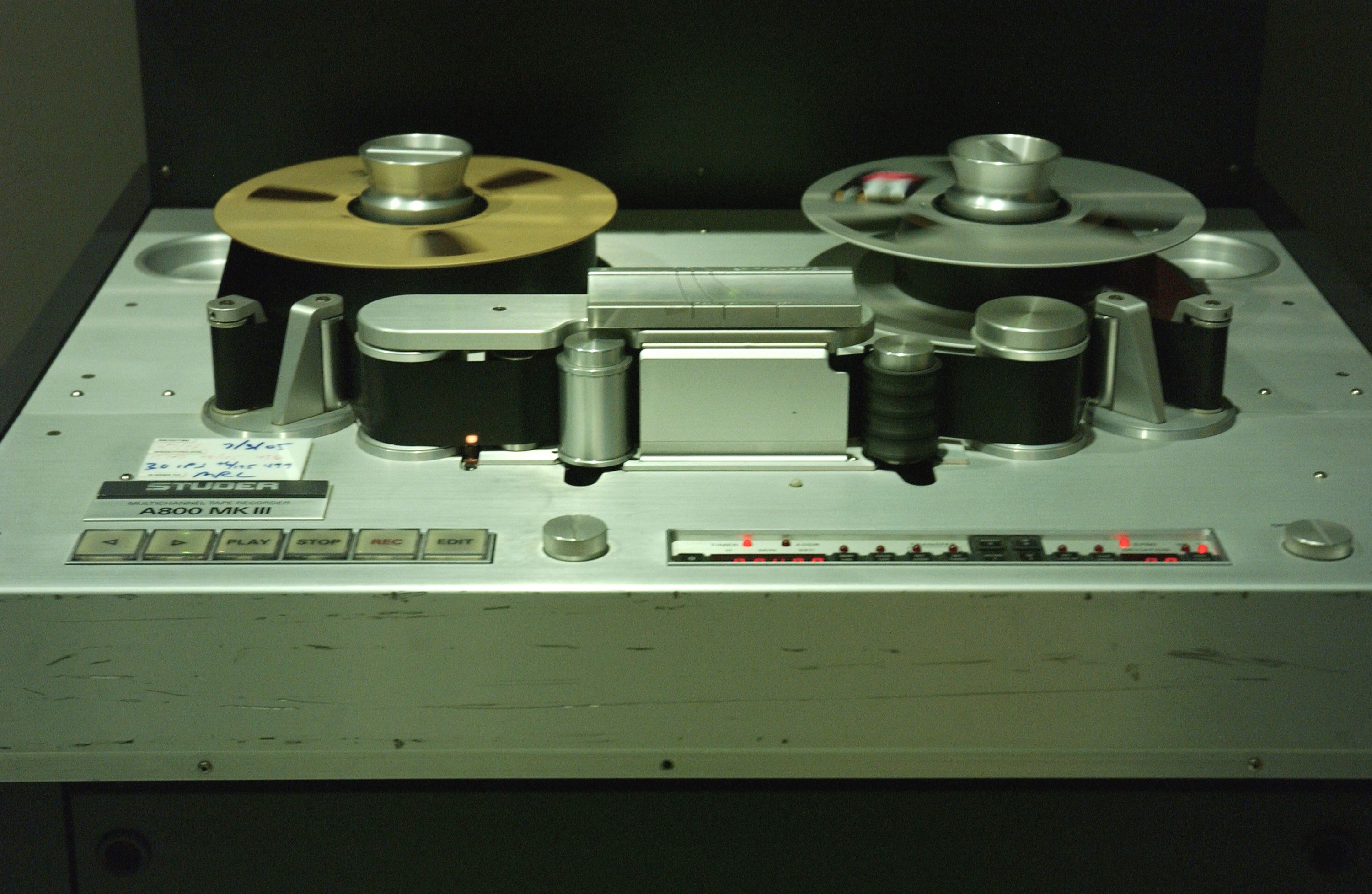 Reel-to-Reel vs. Cassette Tapes: Understanding the Difference
