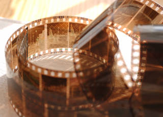 Chromogenic color negative film roll